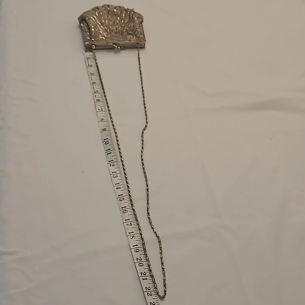 Vintage Shell Shaped Beaded Bag with Satin Lining Long Silver Tone Chain - Picture 5 of 13